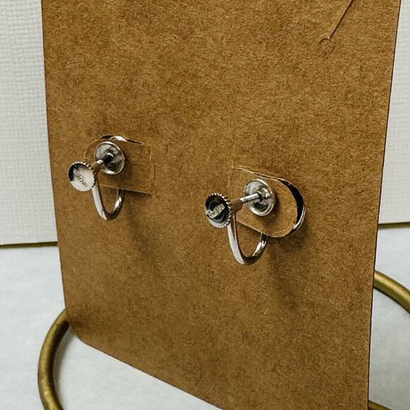 Vintage Crown Trifari Heart Shaped Rhinestone Earrings Screw Back Silver Tone - Picture 3 of 11